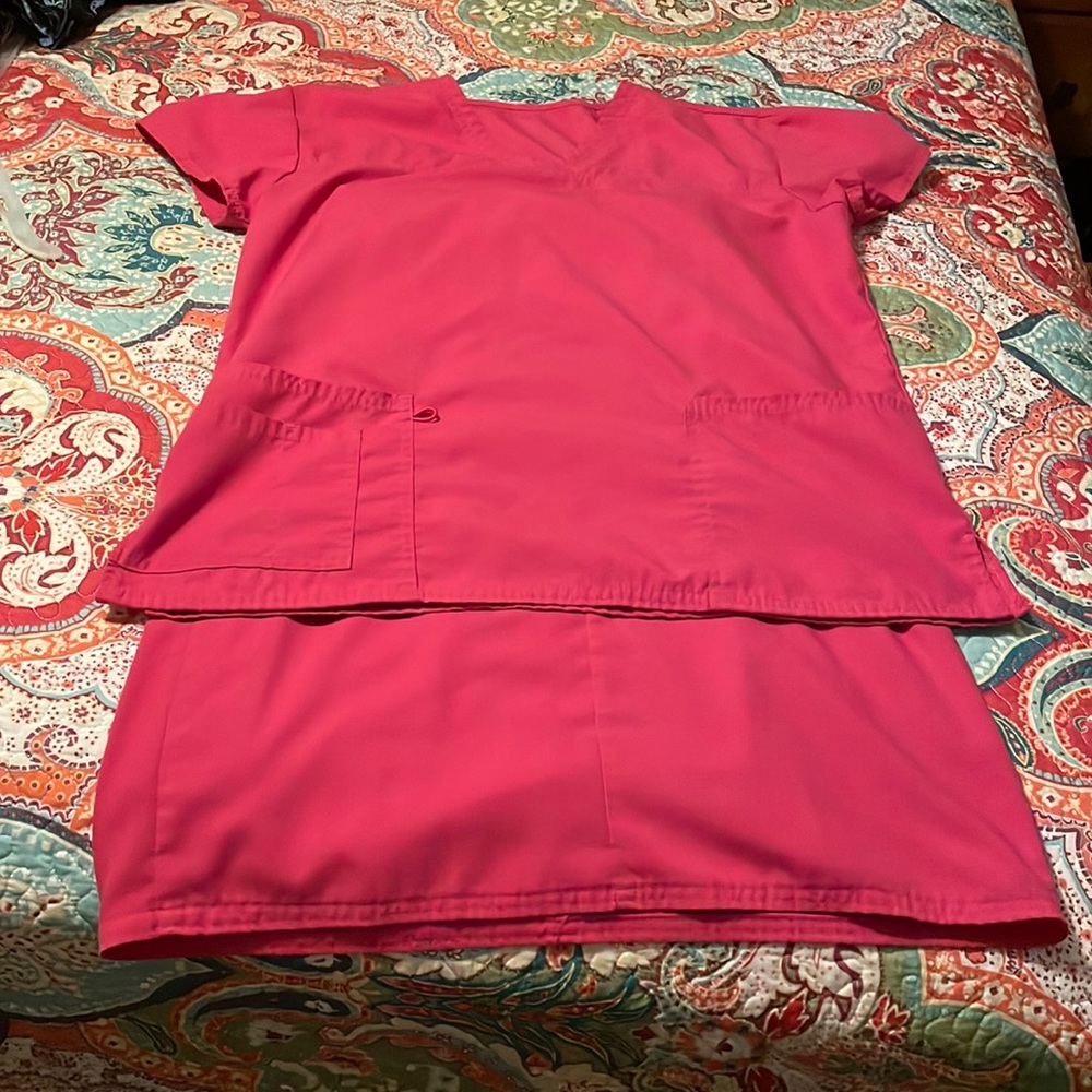 Scrub skirt set